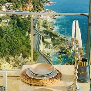 Hakunna Matata & Vlore
