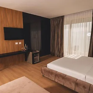 Hotel Grand Mirage, Vlorë